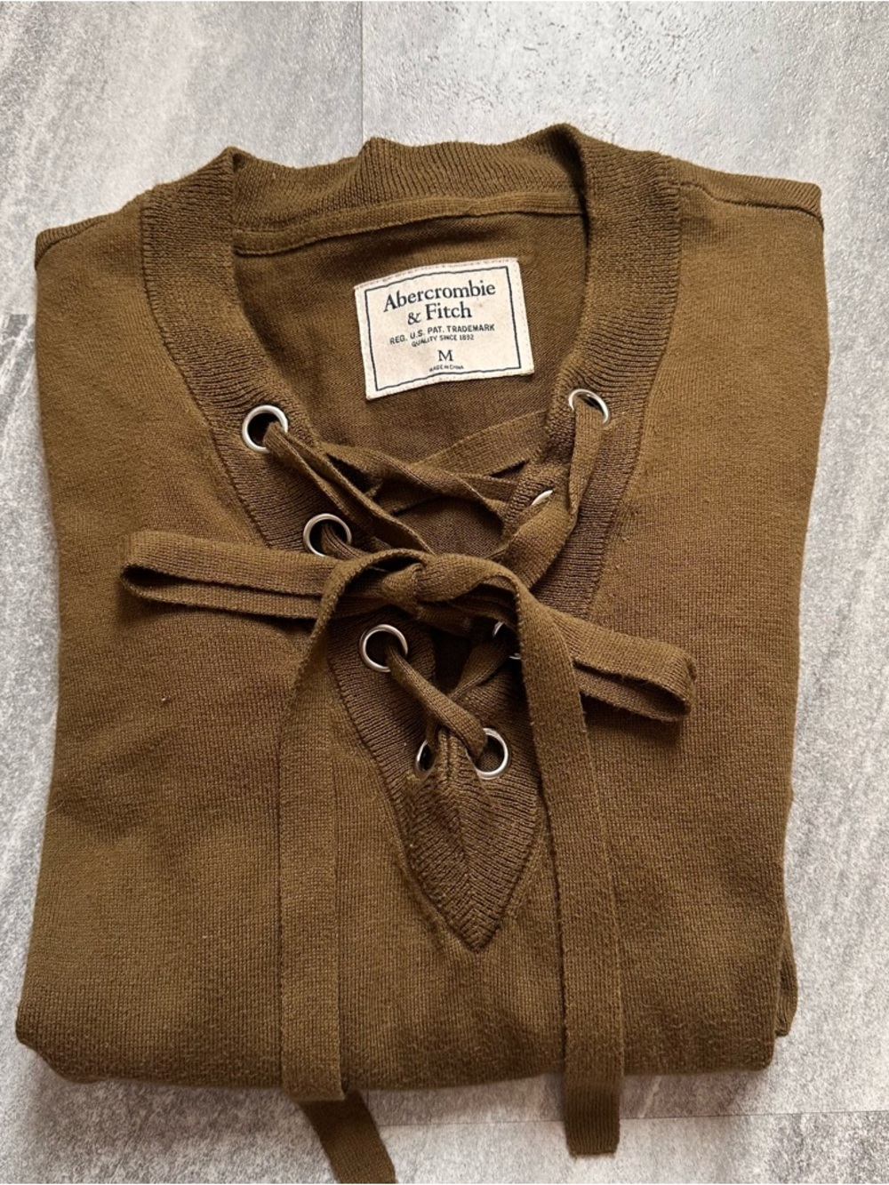 VNG ✨ Abercrombie & Fitch olive green knit sweater M